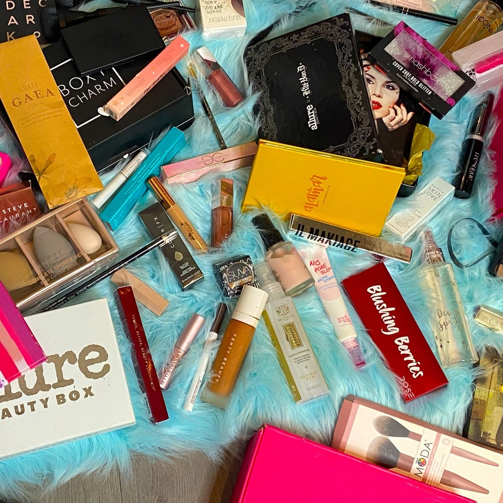 Makeup π Mystery Box Bundle x2 - Picture 2 of 5